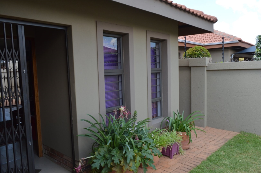 2 Bedroom Property for Sale in Flamwood North West